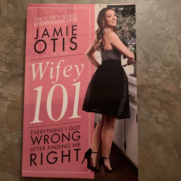 “Wifey 101” Book - Picture 1 of 3